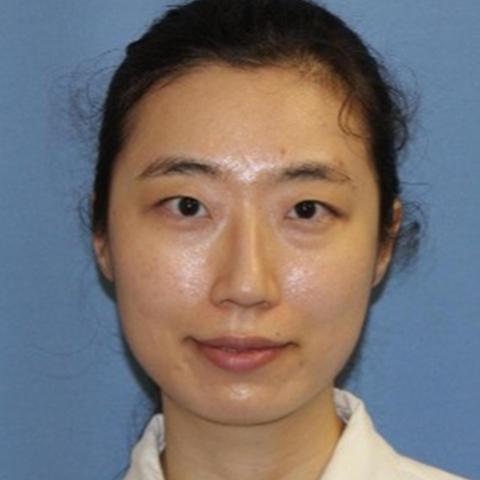Alena Chang headshot