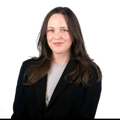 Catherine Barzler headshot