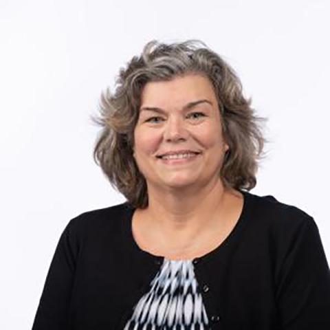 Linda Mazzeo headshot