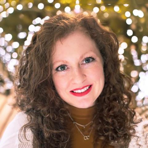 Shelley Wunder-Smith headshot