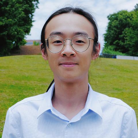  Yilun Zha